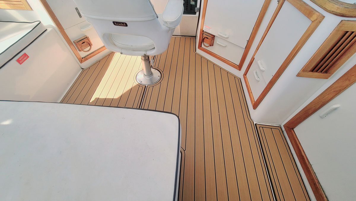Gulfstar 49 - Bridge Floor
